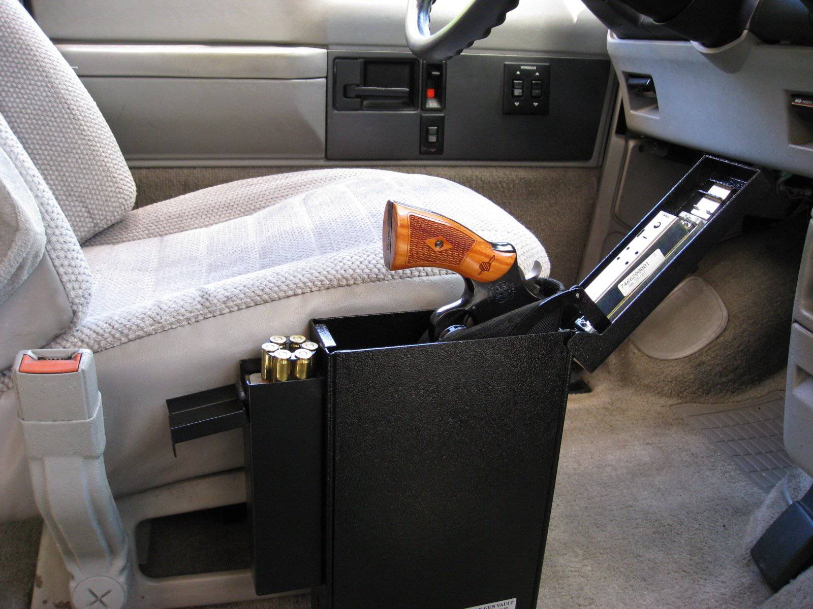 Titan Pistol Vault Bundle - Rapid-Access_Handgun_Safe_in_Mini_Van  -Titan Security Products Inc